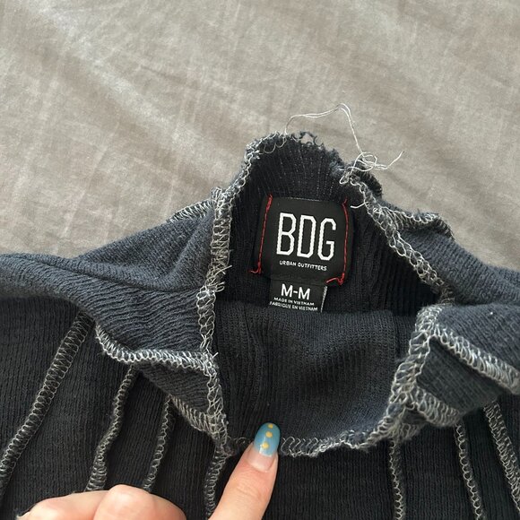 urban outfitters bdg cropped long sleeves top - Picture 3 of 3